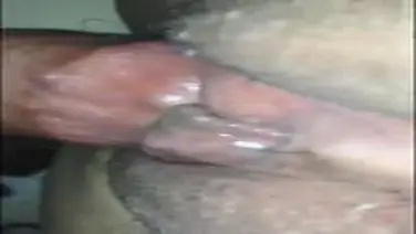Tante Cantik Pasrah Goyang Di Kasur Crot